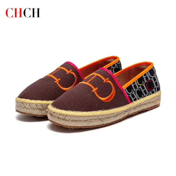 CHCH Women's Flat Shoes New Fashionable Splicing Women's Beach Shoes Anti slip Mommy Shoes - Image 2